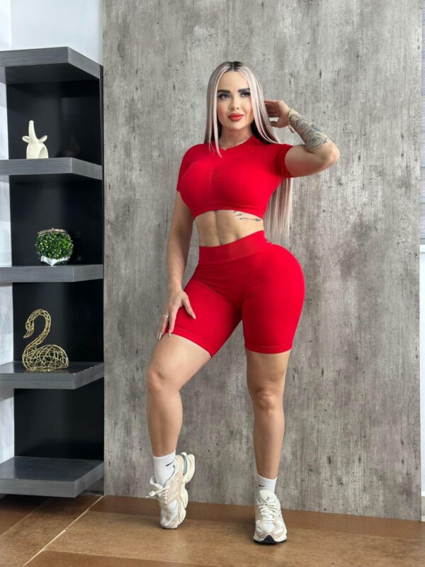 Conjunto deportivo Yaret - Image 3